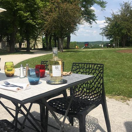 Hotel Restaurant Des Remparts Шомон Экстерьер фото