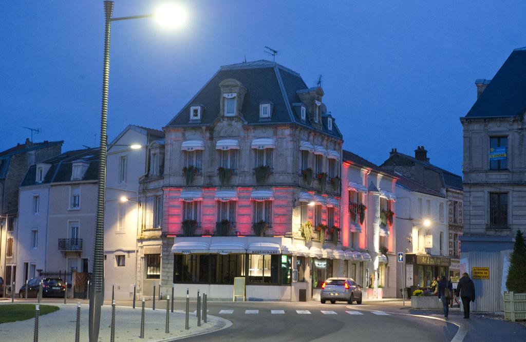 Hotel Restaurant Des Remparts Шомон Экстерьер фото