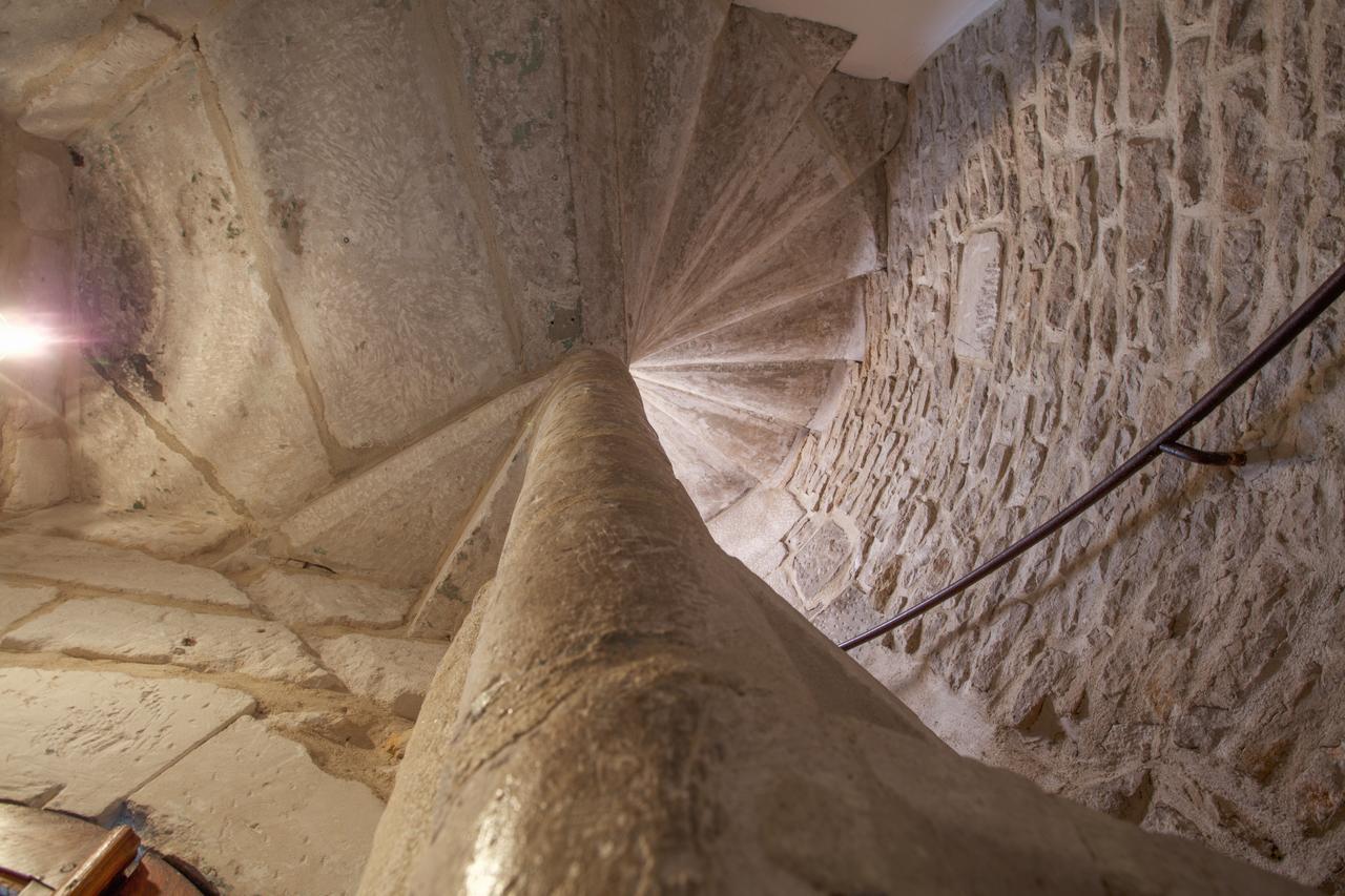 Hotel Restaurant Des Remparts Шомон Экстерьер фото
