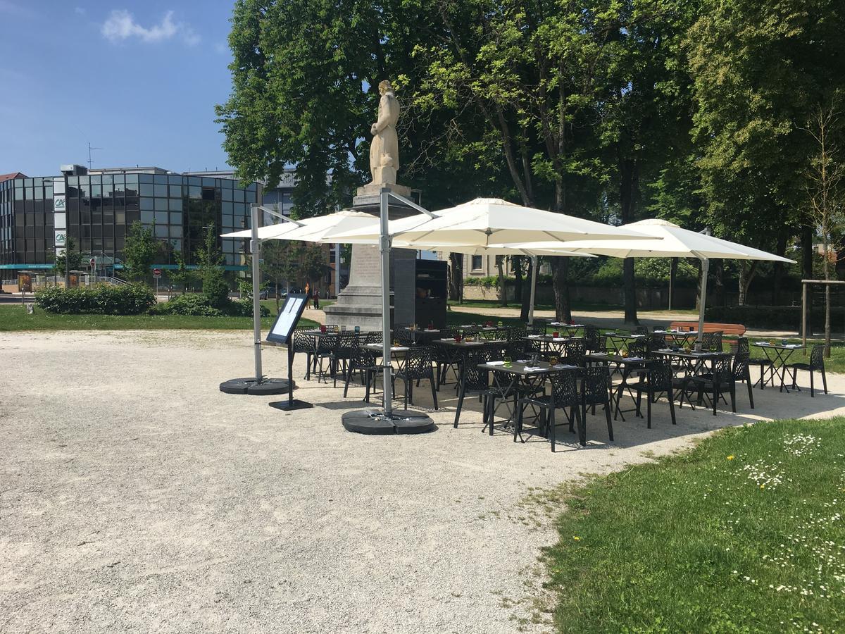 Hotel Restaurant Des Remparts Шомон Экстерьер фото